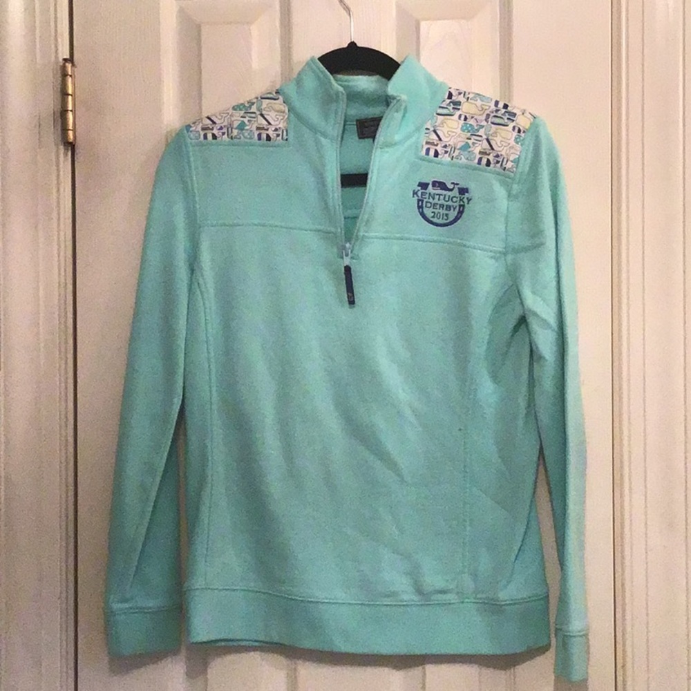 Vineyard vines pull over